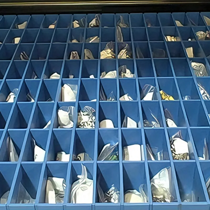 Posebna škatla za obračanje votlih listov za avtomobilske dele